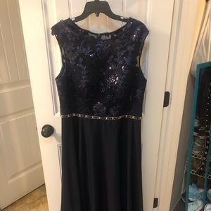Beautiful long formal navy dress